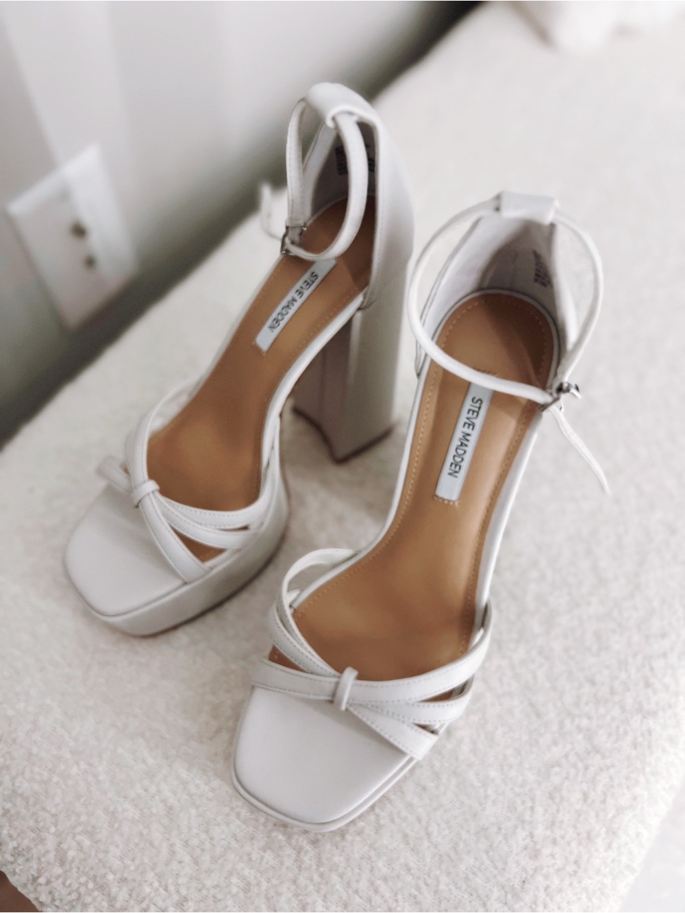 STEVE MADDEN RETRO SZ 8 Platform Block Heel Sandals with Ankle Strap - Picture 5 of 6